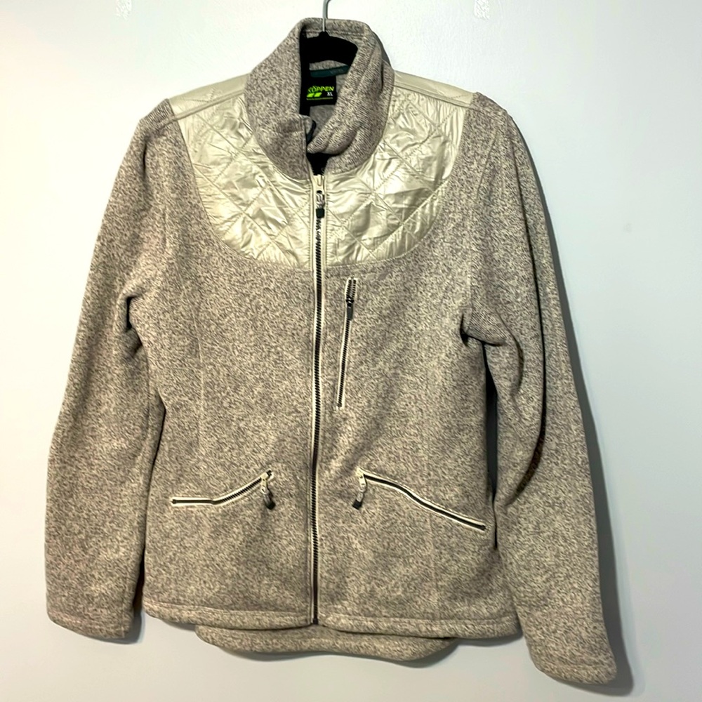 Koppen Silver Quilt/Sweater/Fleece Jacket W/zippered Pockets & Zip Front Size XL